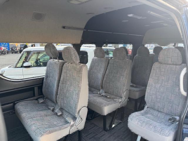TOYOTA HIACE image 6