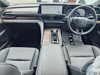 Toyota Crown image 10