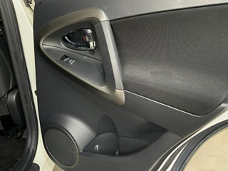 Toyota RAV4 image 20