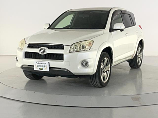 Toyota RAV4 image 2