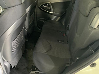 Toyota RAV4 image 17