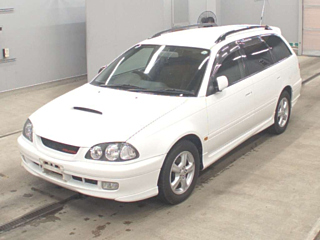 Toyota Caldina image 2