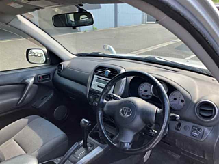 Toyota RAV4 image 6