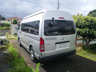 Toyota Hiace image 2