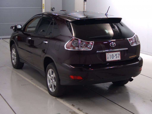 Toyota Harrier image 2