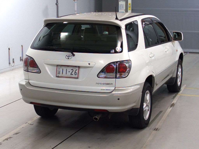 Toyota Harrier image 10