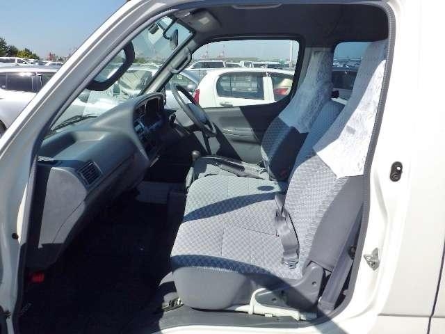Toyota Hiace image 6