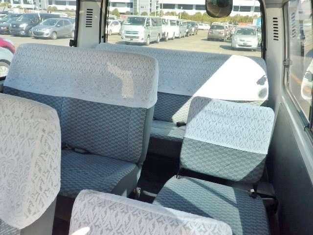 Toyota Hiace image 11