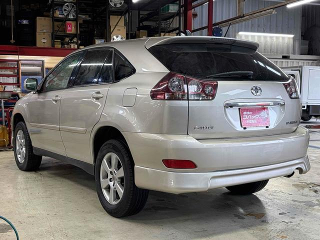 TOYOTA HARRIER image 10