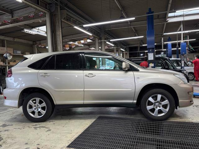 TOYOTA HARRIER image 12